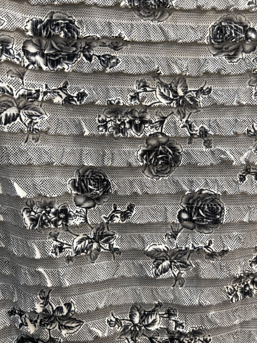 Jane + Eric · BlackWhite Floral Print Jane & Eric Ruffle Detail · Small · Black and White