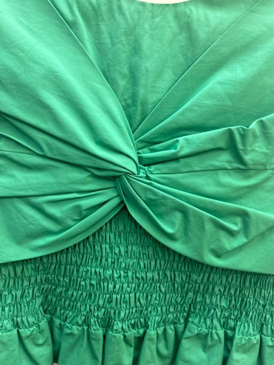 Blue Tassel · Poplin Cotton Twist Front Cap Sleeve Cropped Smocked · Small · Green