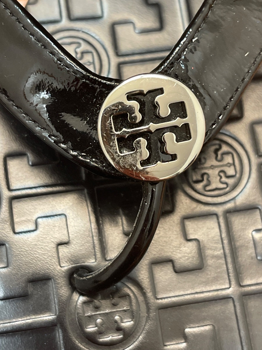 Tory Burch · Embossed Logo Flip-Flops · 10 · Black