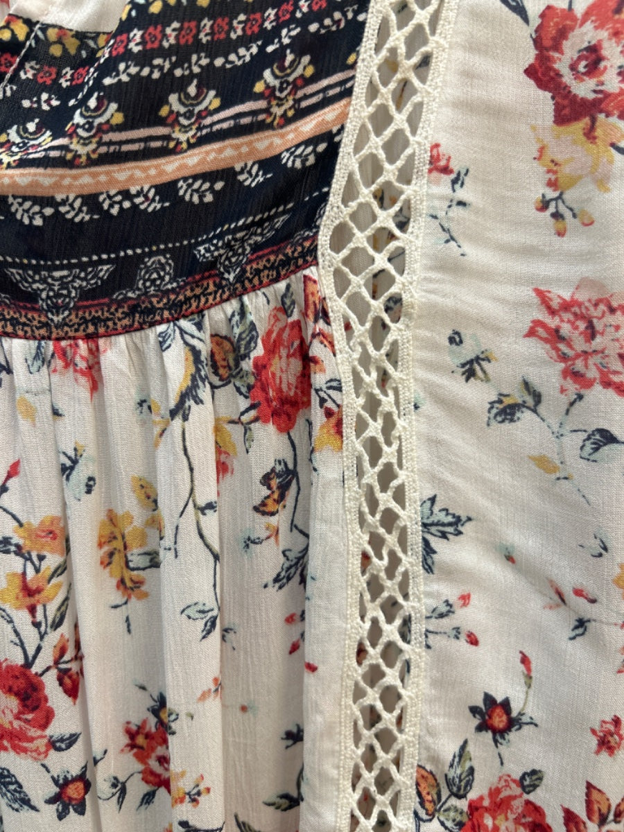 Anthropologie · Blue Tassel Lace Trim · Small · White Floral