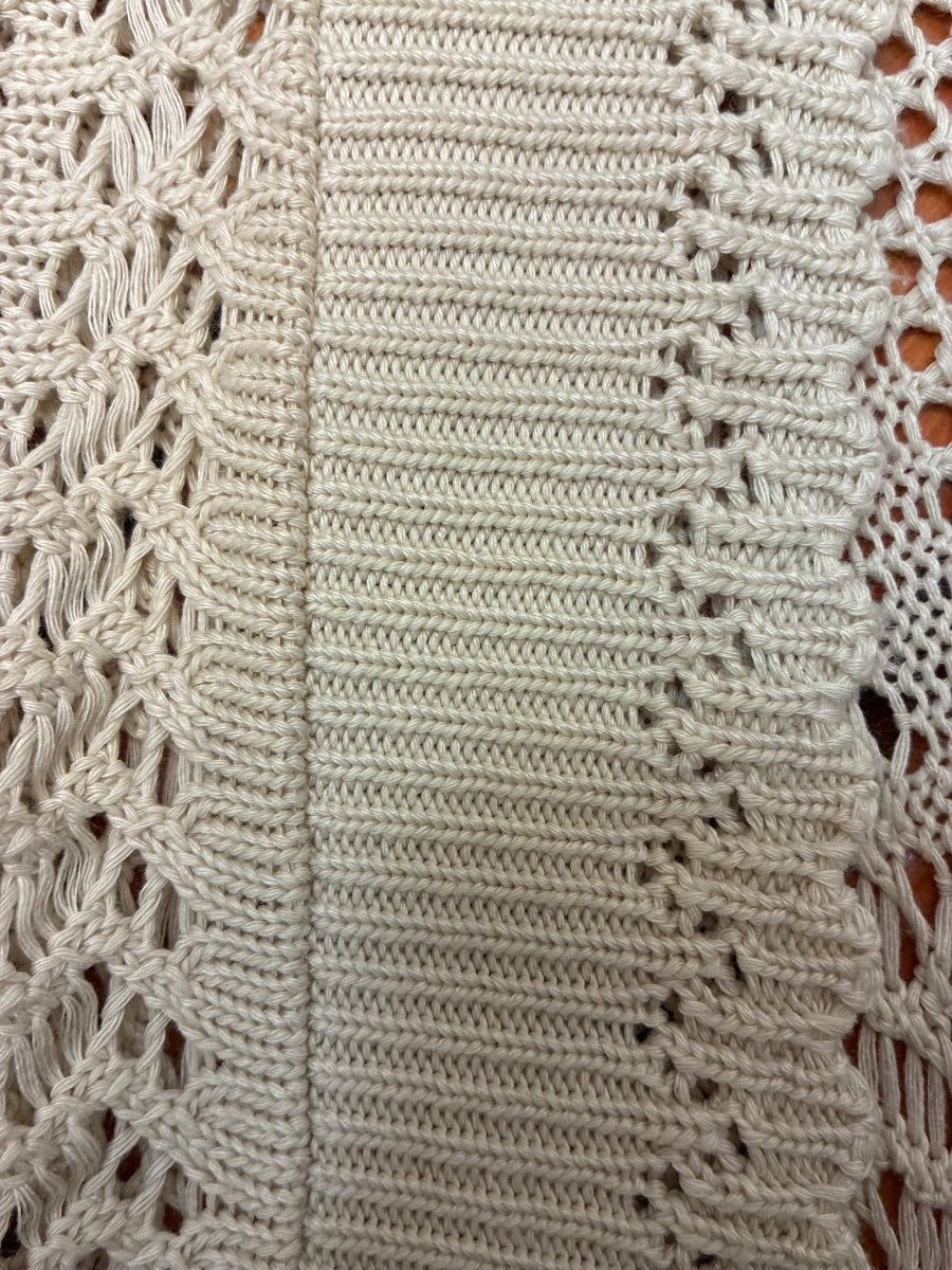 RobbieBee · Scalloped Edge · Small · Cream