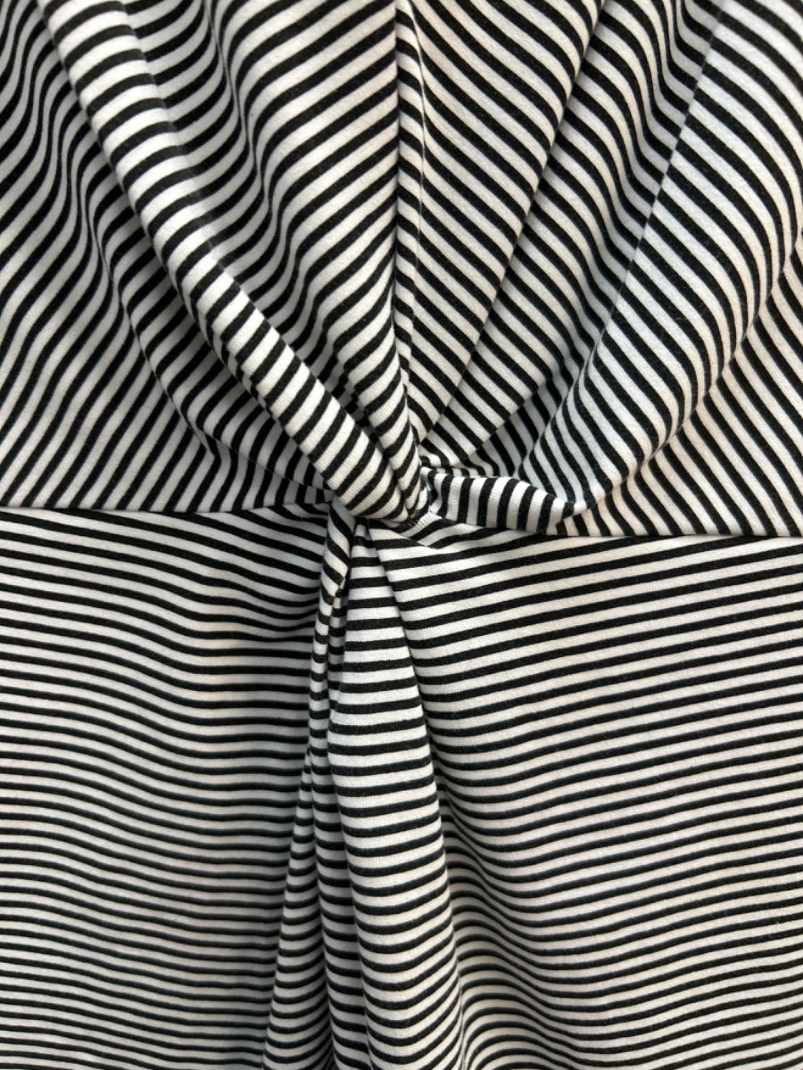 Eddie Bauer · V-neck Sleeveless Top · XLarge · Black/White Striped