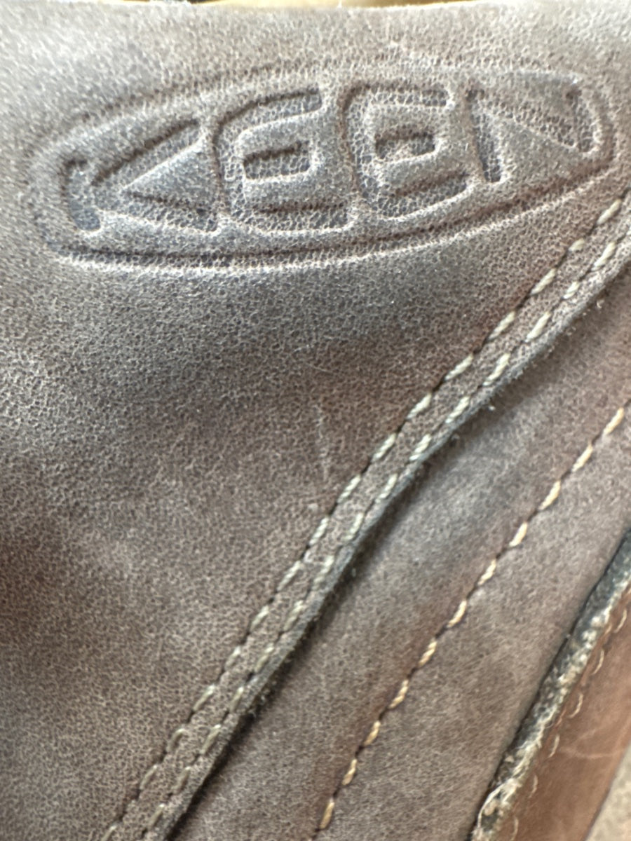 Keen · Toyah · 10 · Mocha