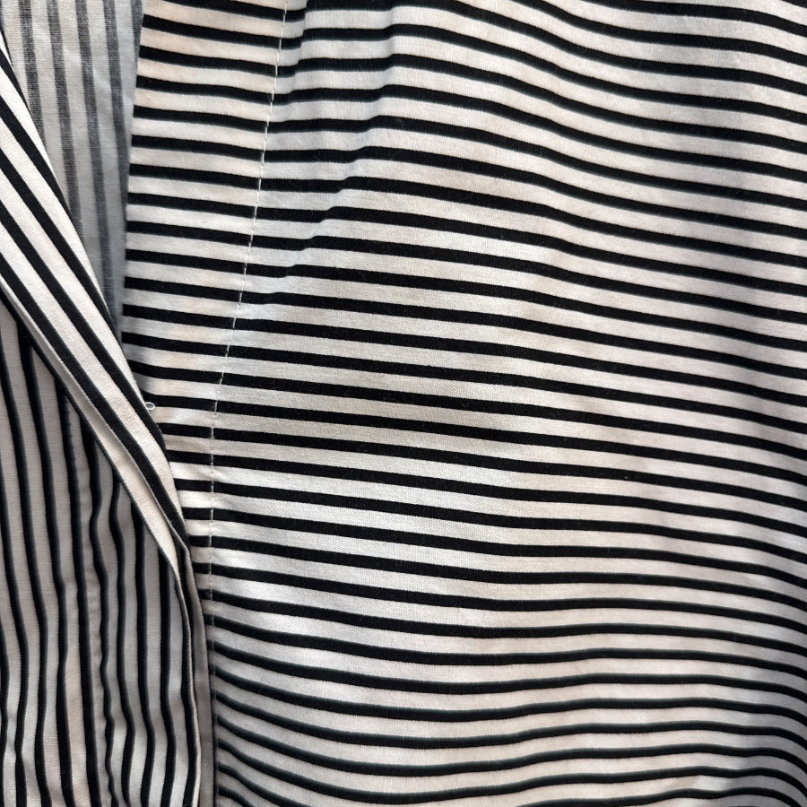 Planet by Lauren G · Striped w/ pockets · Medium · Black and White