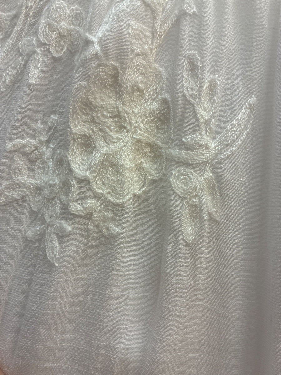 Parallel Skies · White Embroidered Smocked Top · Large · White