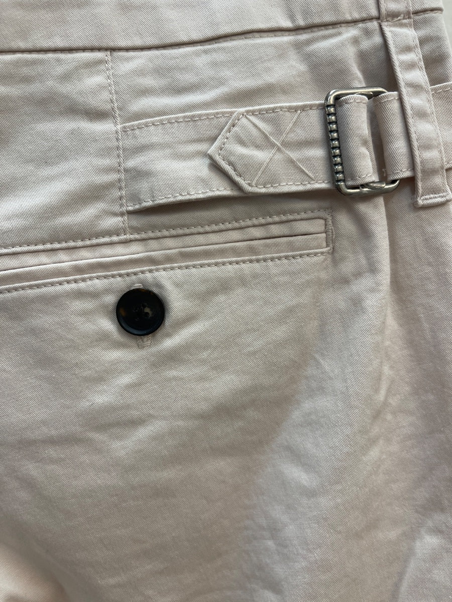 Vince · Shorts · 4 · Biscotti