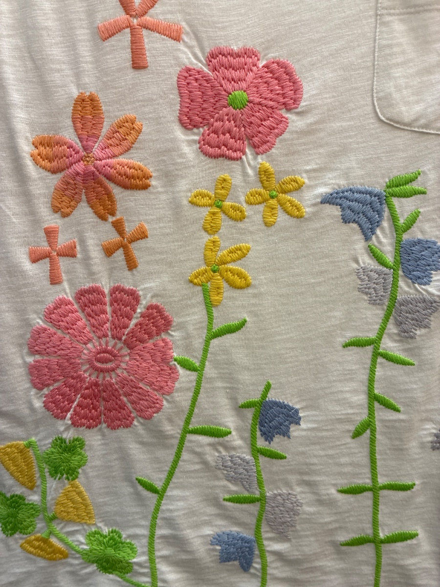 Anthropologie · Peony Embroidered Floral T-Shirt · Large · WhitePink