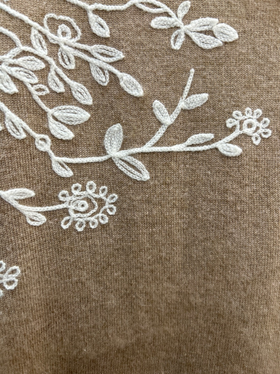 Rain&Rose · Hooded Embroidered Floral Detail · Large · MochaWhite
