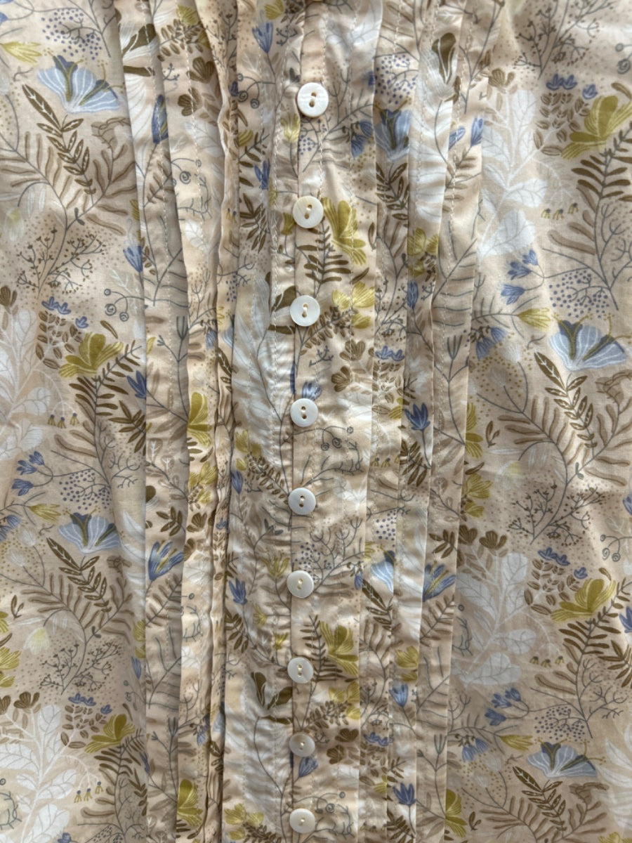 Anthropologie · Beige Floral Pleated · Small · Beige Floral