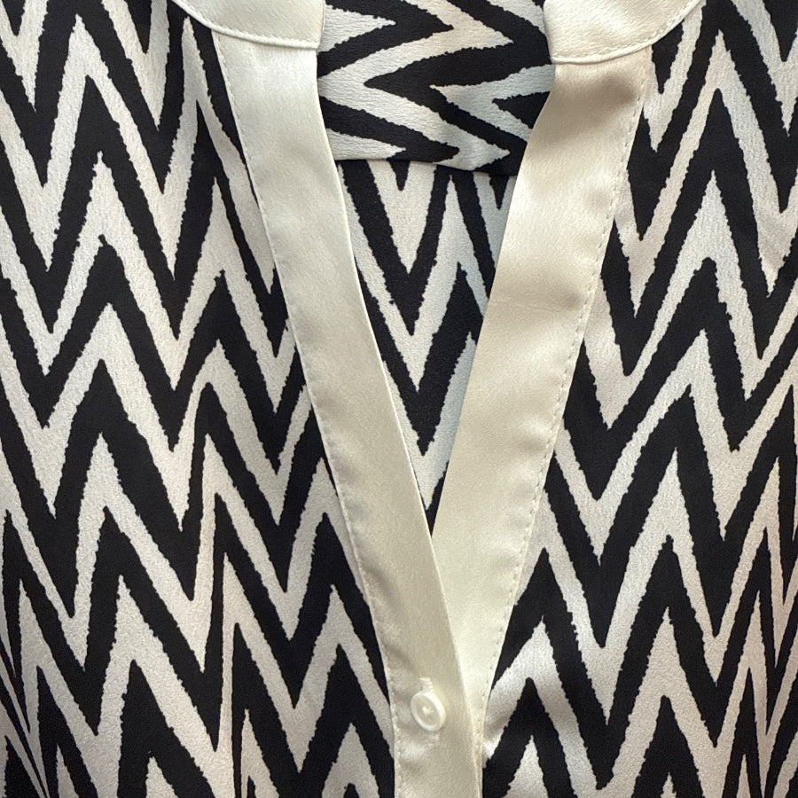 Halogen · Bell Sleeve Top, tie front, zig-zag pattern · Small · BlkWhite