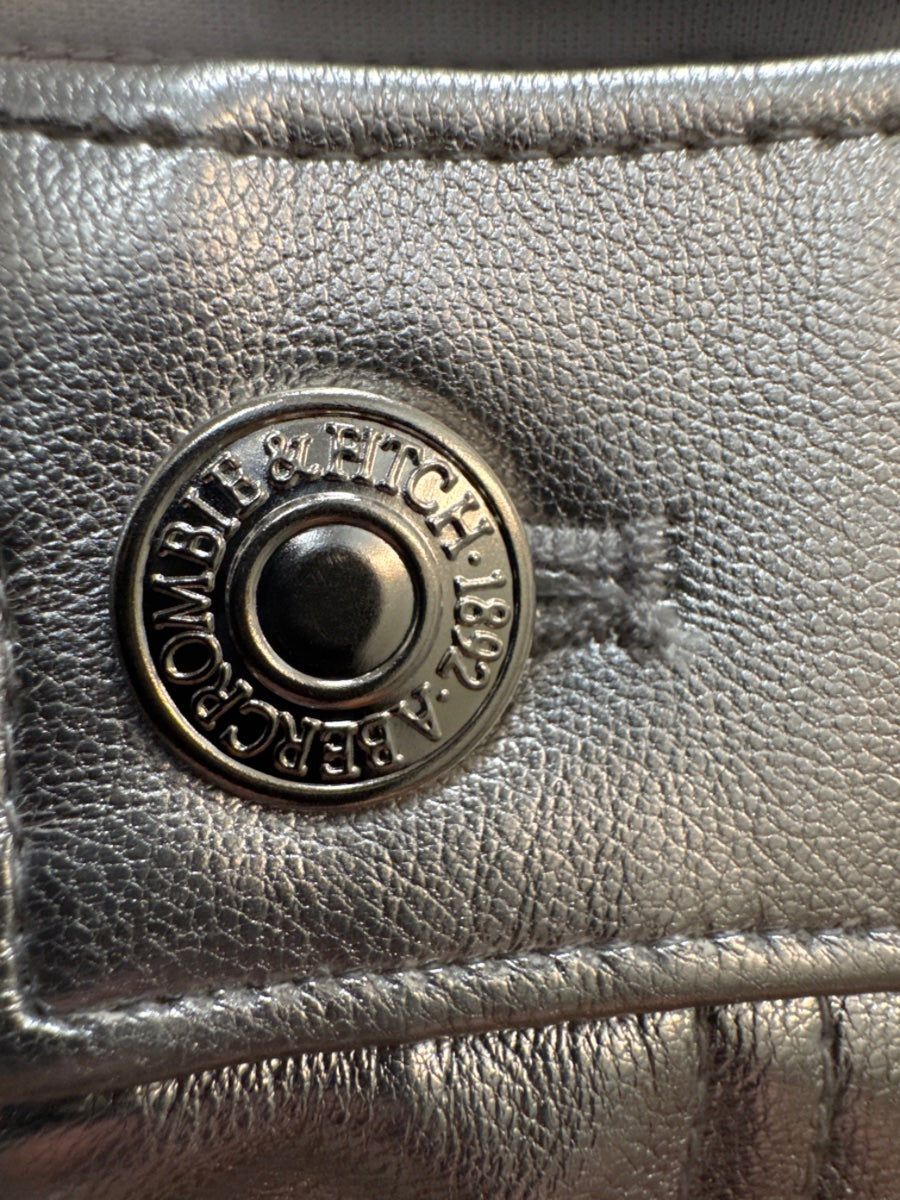 Abercrombie · 90's relaxed high rise · 6 · Silver