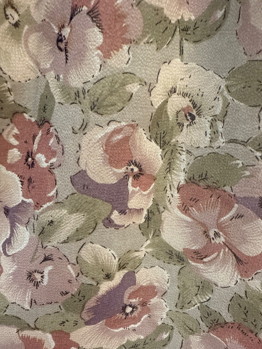 Anthropologie · Blue Velvet Pansy Print · Large · MauveMulti