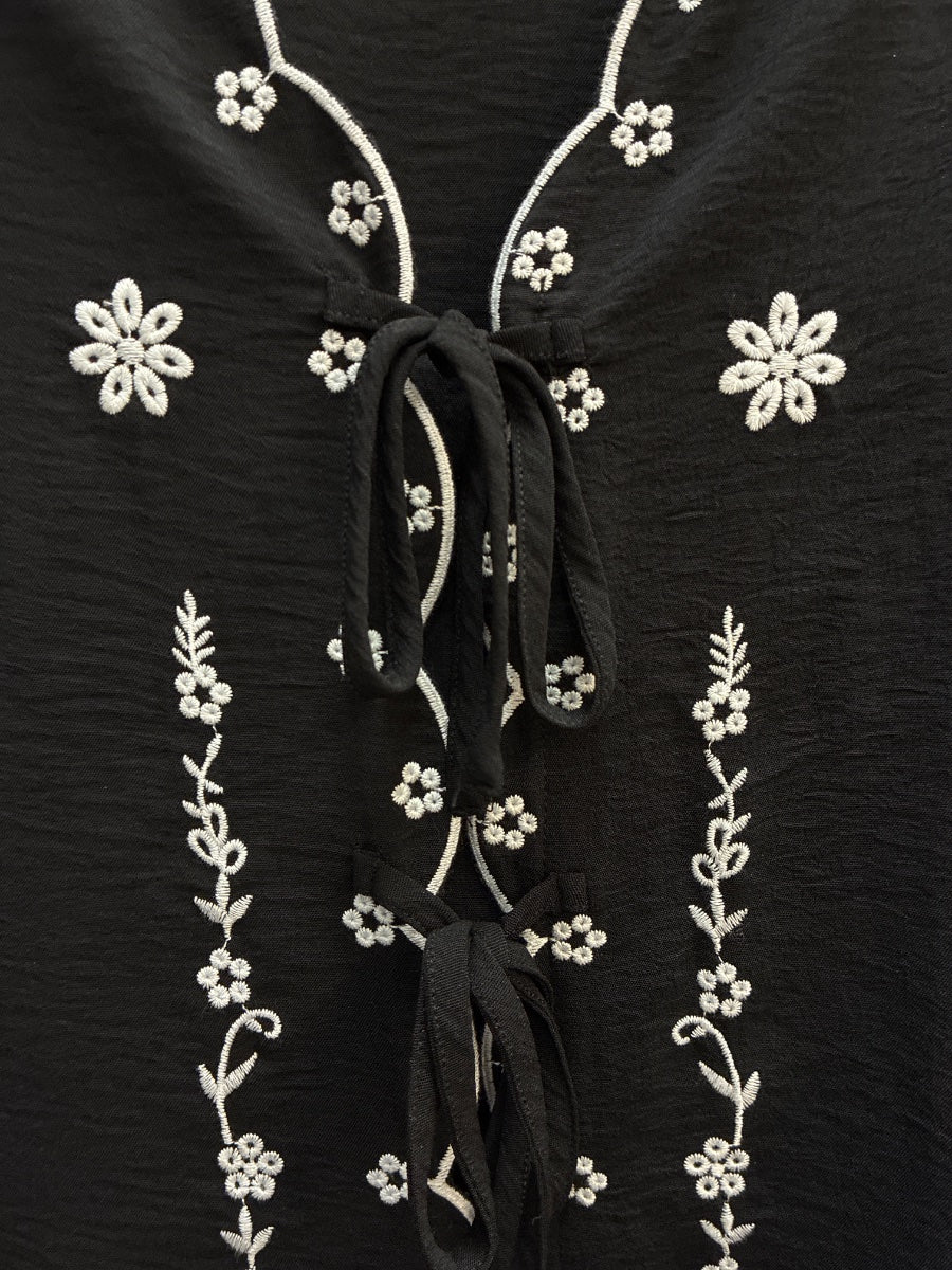 Adrianna Papell · Tie Front Detail Balloon Sleeve · Small · Black/White Embroidery