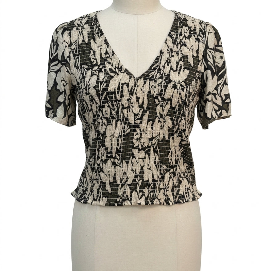 Evereve · Smocked Floral Print Short Sleeve Top · Large · MossWhite