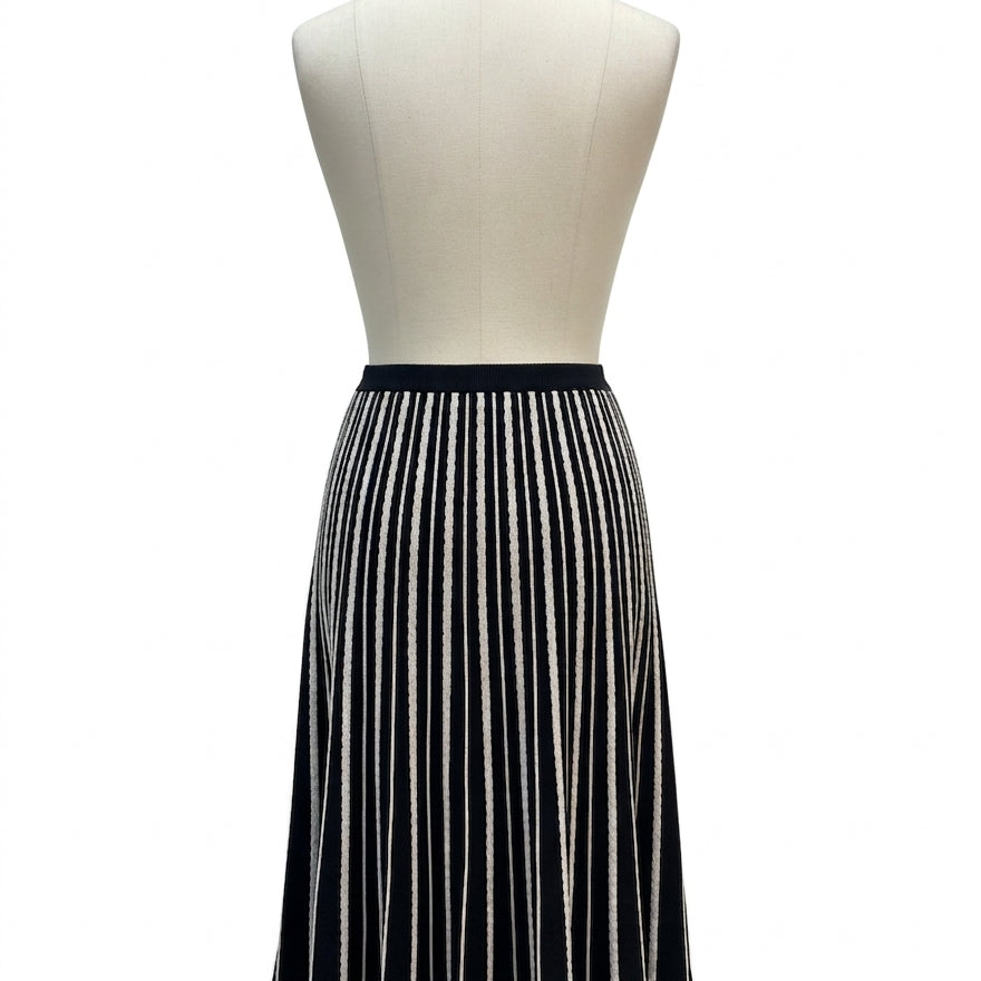 Grace Dane Lewis · Fit and Flare · Medium · BlackWhite