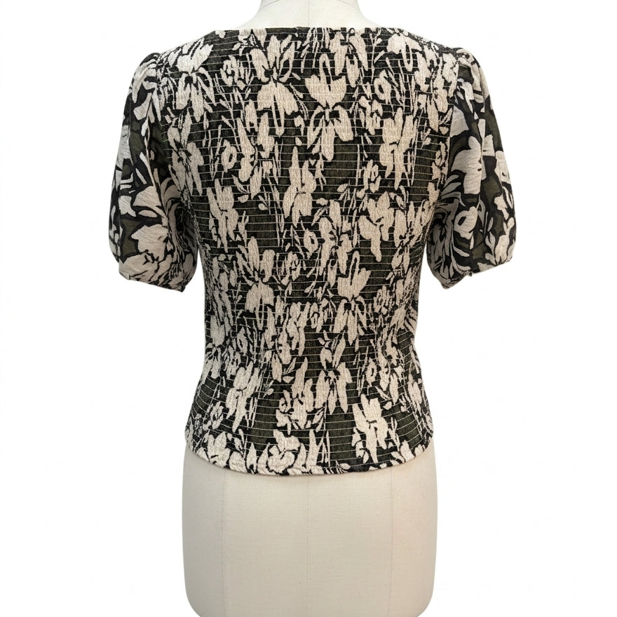Evereve · Smocked Floral Print Short Sleeve Top · Large · MossWhite