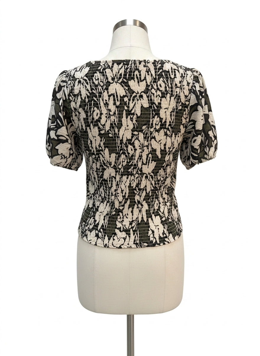 Evereve · Smocked Floral Print Short Sleeve Top · Large · MossWhite