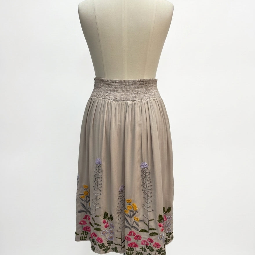 Anthropologie · Blue Tassel Embroidered · Large · BeigeFloral