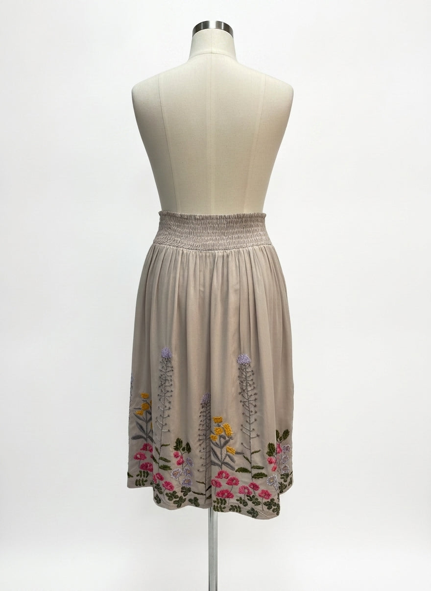 Anthropologie · Blue Tassel Embroidered · Large · BeigeFloral