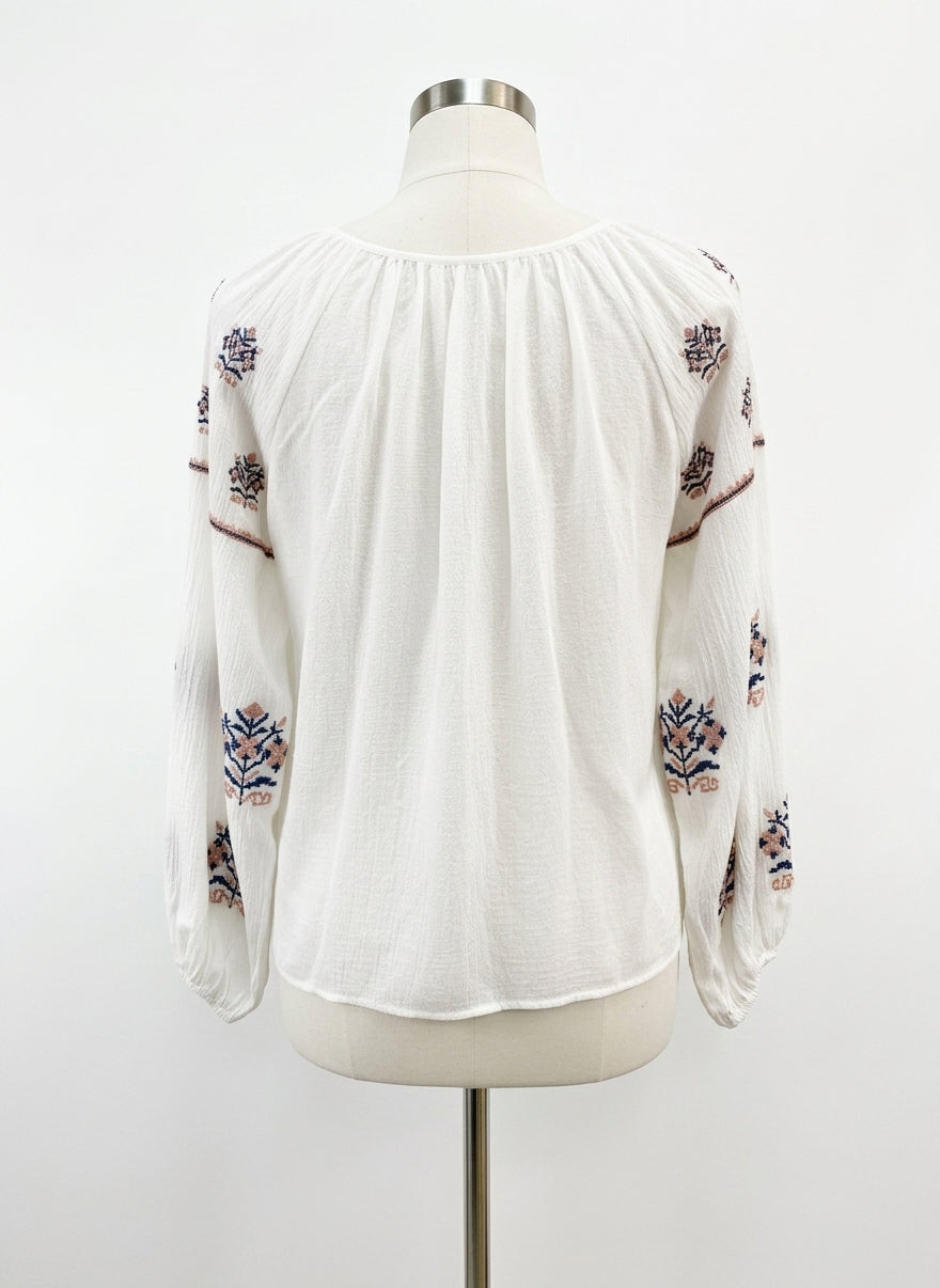 Anthropologie · Blue Tassel · Large · WhitePinkBlue