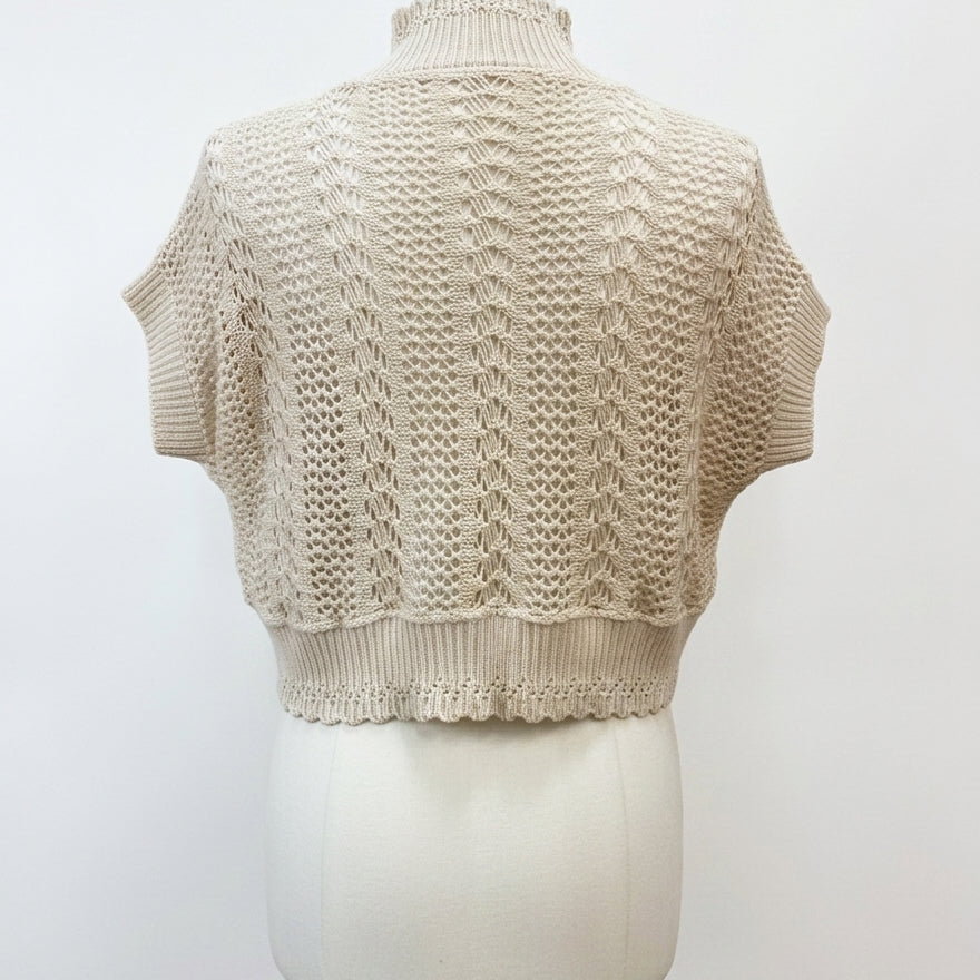 RobbieBee · Scalloped Edge · Small · Cream