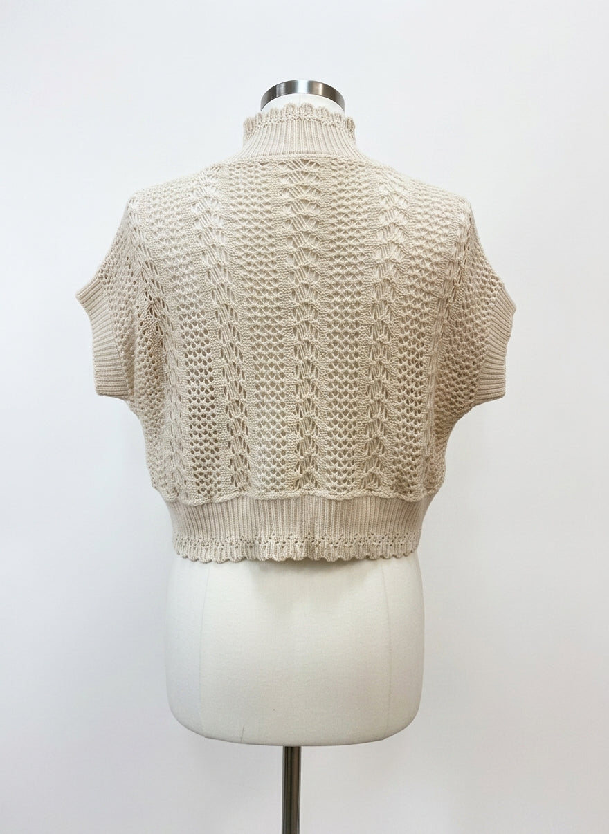 RobbieBee · Scalloped Edge · Small · Cream