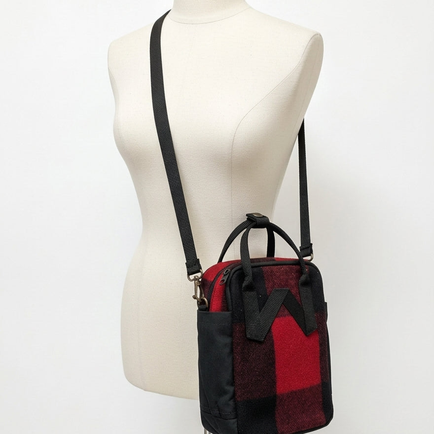 Fjall Raven · Re-Wool Sling Buffalo Plaid · Crossbody · RedBlack