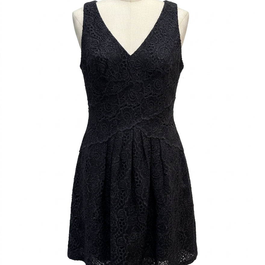 Leifsdottir · Dress · 4 · Black