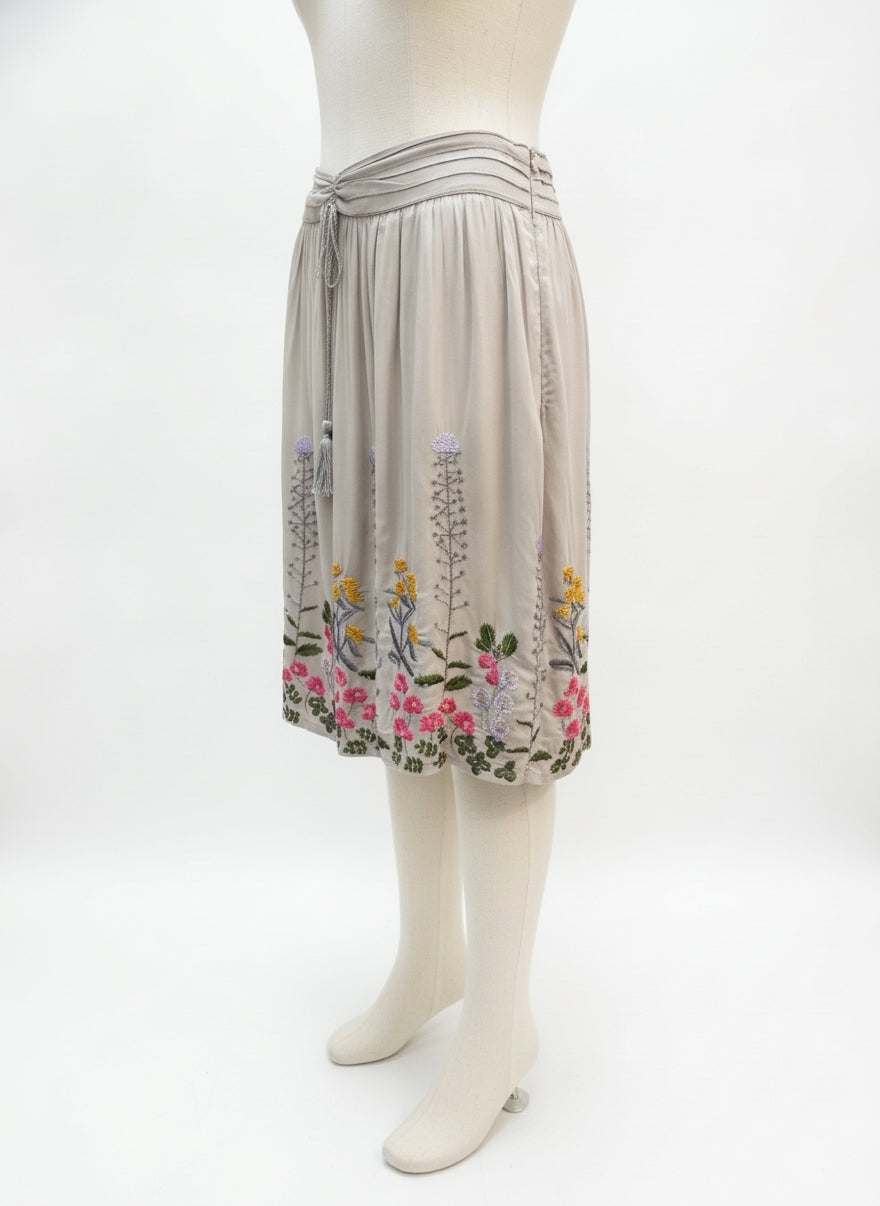 Anthropologie · Blue Tassel · Large · Beige Floral
