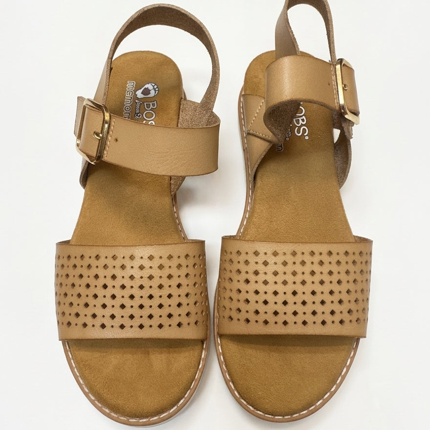 Bobs · Desert Kiss in a Sunny Flair · 7 · Chestnut