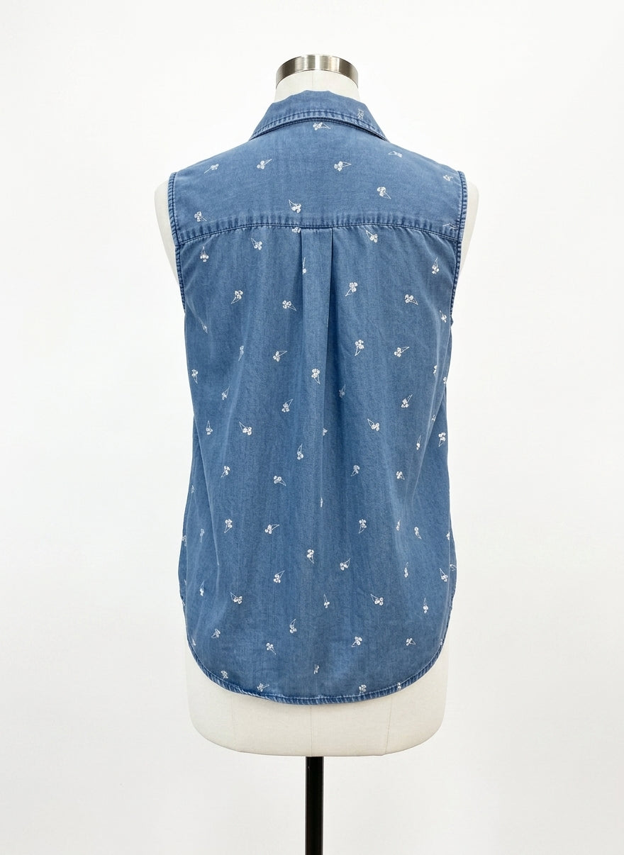 CaffeMarrakesh · Sleeveless Top · Medium · ChambrayWhite