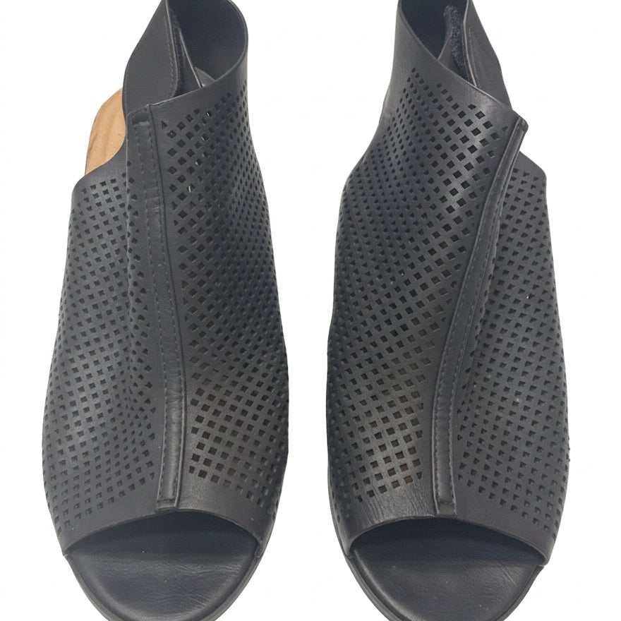 Call It Spring · Open toe · 8.5 · Black