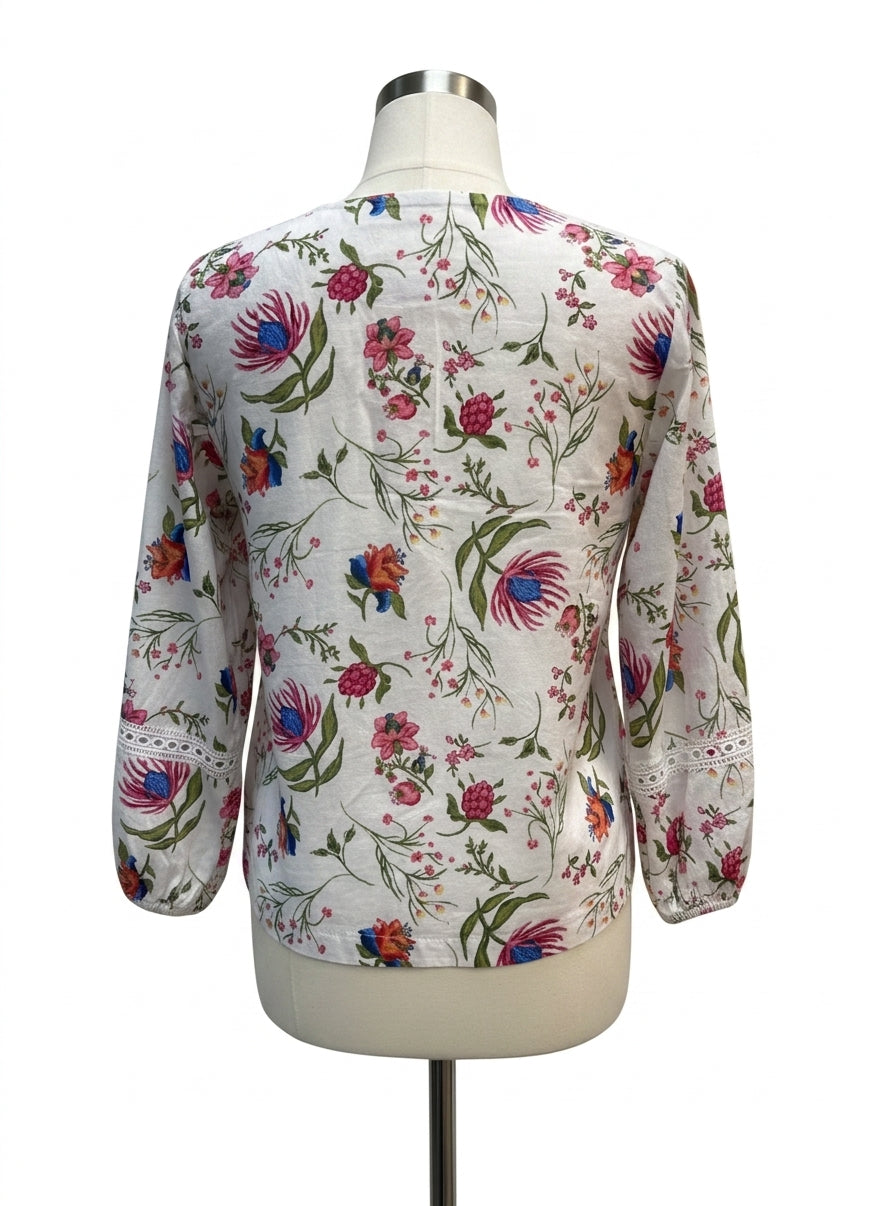 St. JohnsBay · Floral Print 3/4 Sleeve · Large · WhitePinkBlue