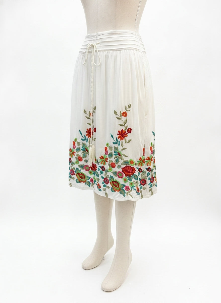 Anthropologie · Blue Tassel · Large · Cream Floral