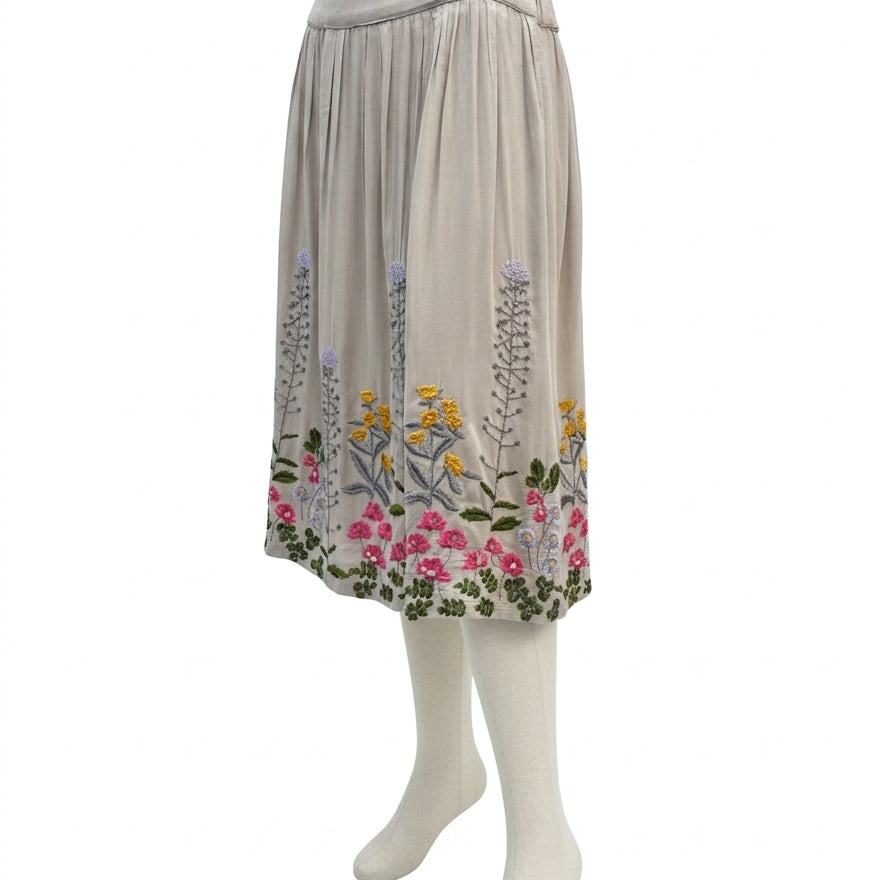 Anthropologie · Blue Tassel Embroidered · Large · BeigeFloral