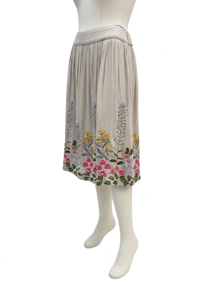 Anthropologie · Blue Tassel Embroidered · Large · BeigeFloral