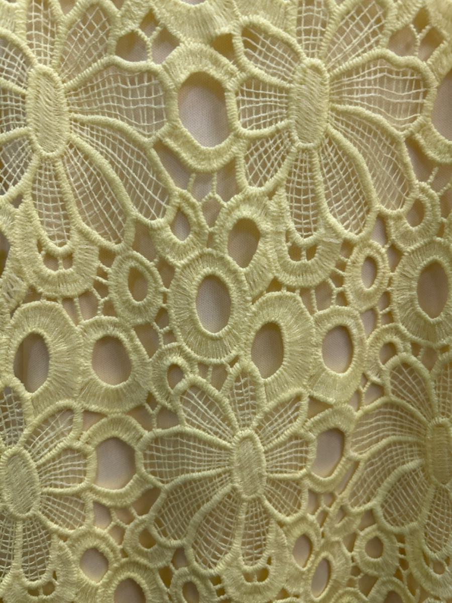 Pink Lily · Lace Dress · Medium · Yellow
