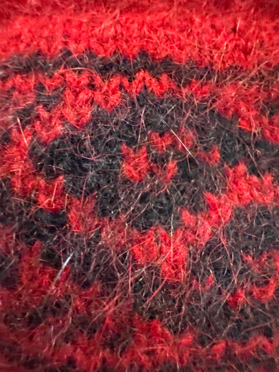 Lothlorian · FashionSweater · Small · RedBlack