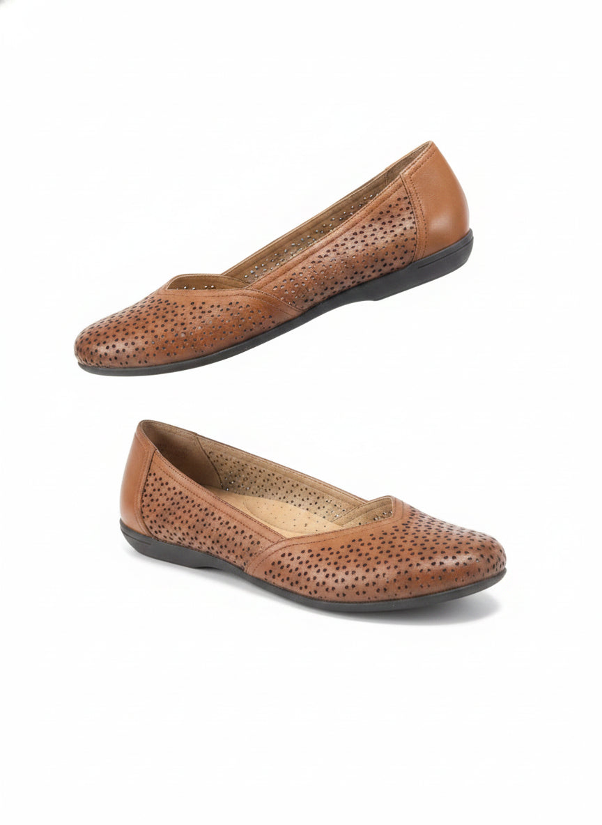 Dansko · Shoes · 8.5 · Caramel Leather