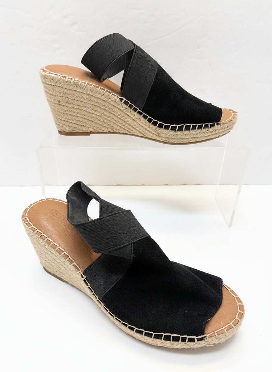 Gentle Souls · The Colleen · 7.5 · Black