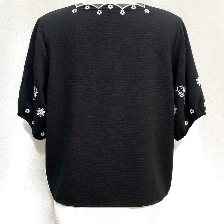 Adrianna Papell · Tie Front Detail Balloon Sleeve · Small · Black/White Embroidery