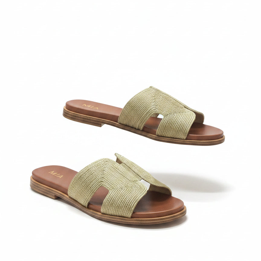 Mia · Shoes · 10 · Gold