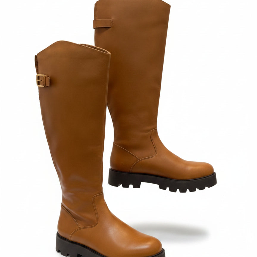Franco Sarto · Balinboot · 9.5 Wide · Cognac