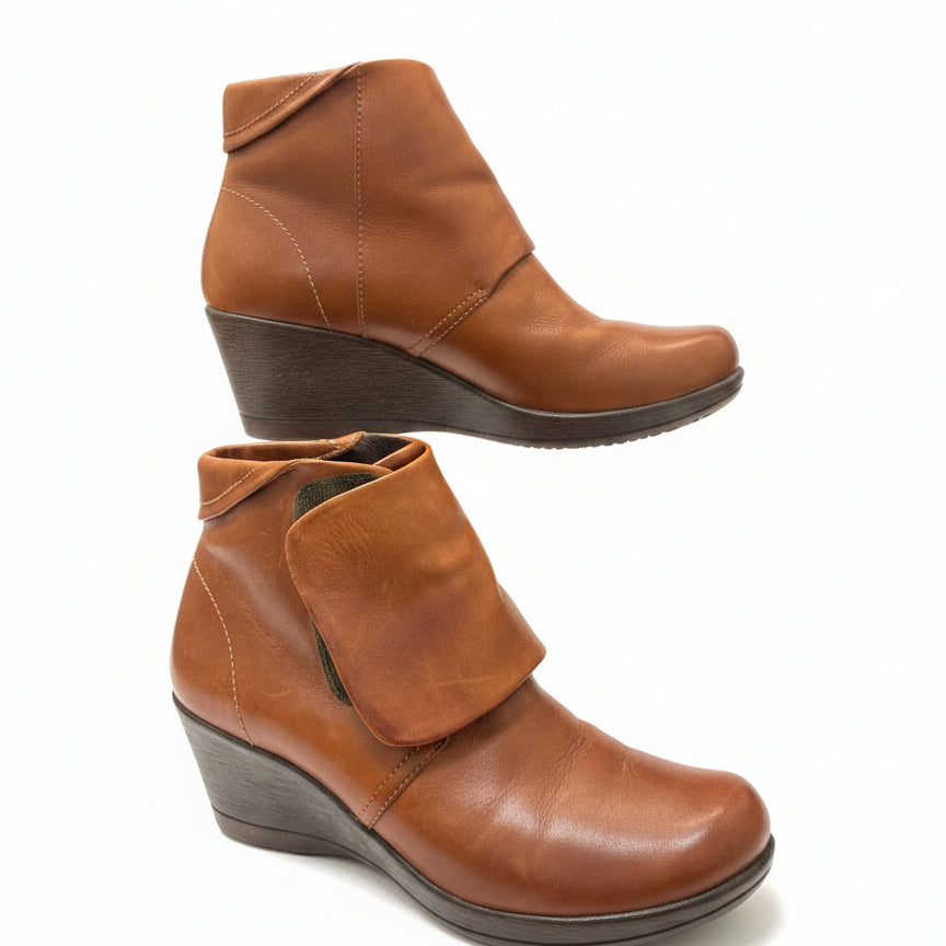 Dansko · Romy ankle boots · 7.5 · Caramel Leather