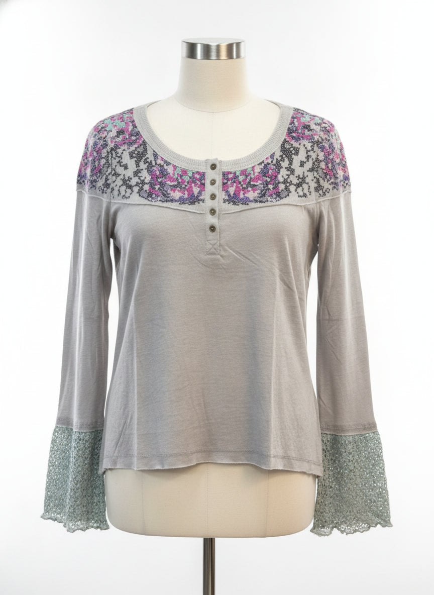 Sundance · Henley Top · Small · GrayFloral