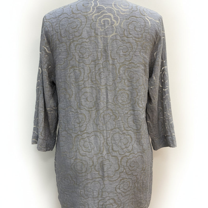Cut Loose · 3/4 Sleeve · Small · Gray Floral Print