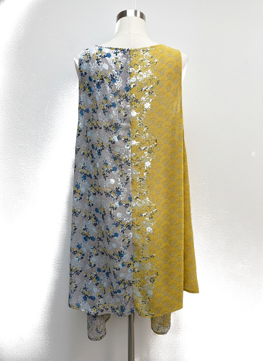 CAbi · Offsides Floral Blouse · XLarge · GrayYellow Floral Print