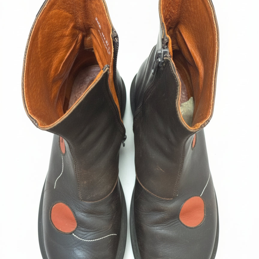 Camper · Twins with Red Balloon Detail · 8-8.5 · BrownRust