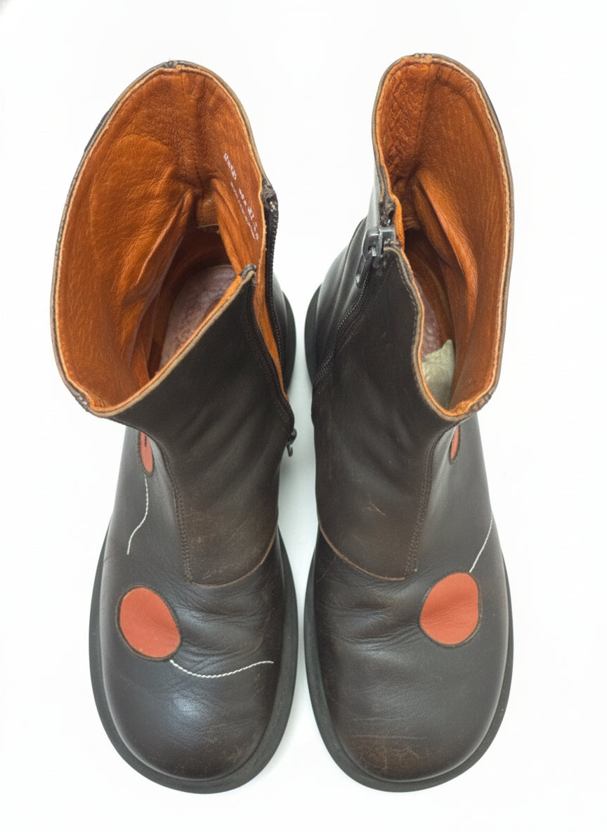 Camper · Twins with Red Balloon Detail · 8-8.5 · BrownRust