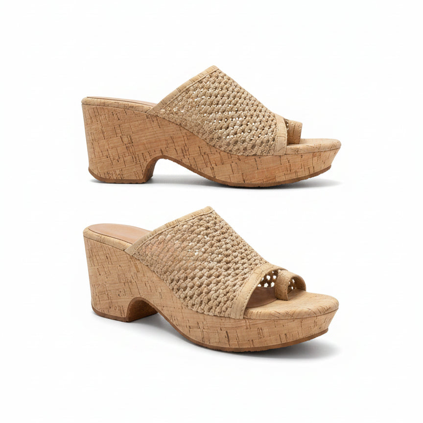BareTraps · Bethie · 8 · Tan